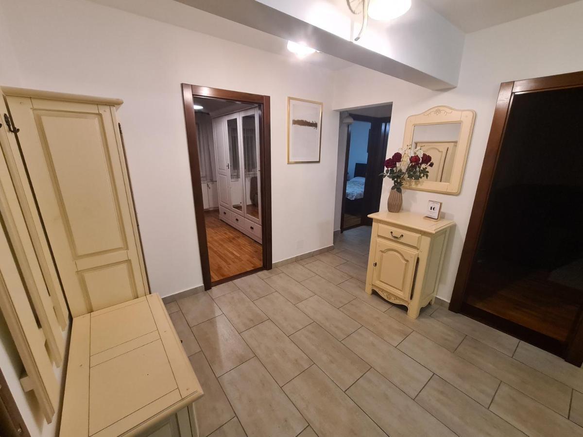 Clasic Apartment Nufarul Oradea Exteriör bild