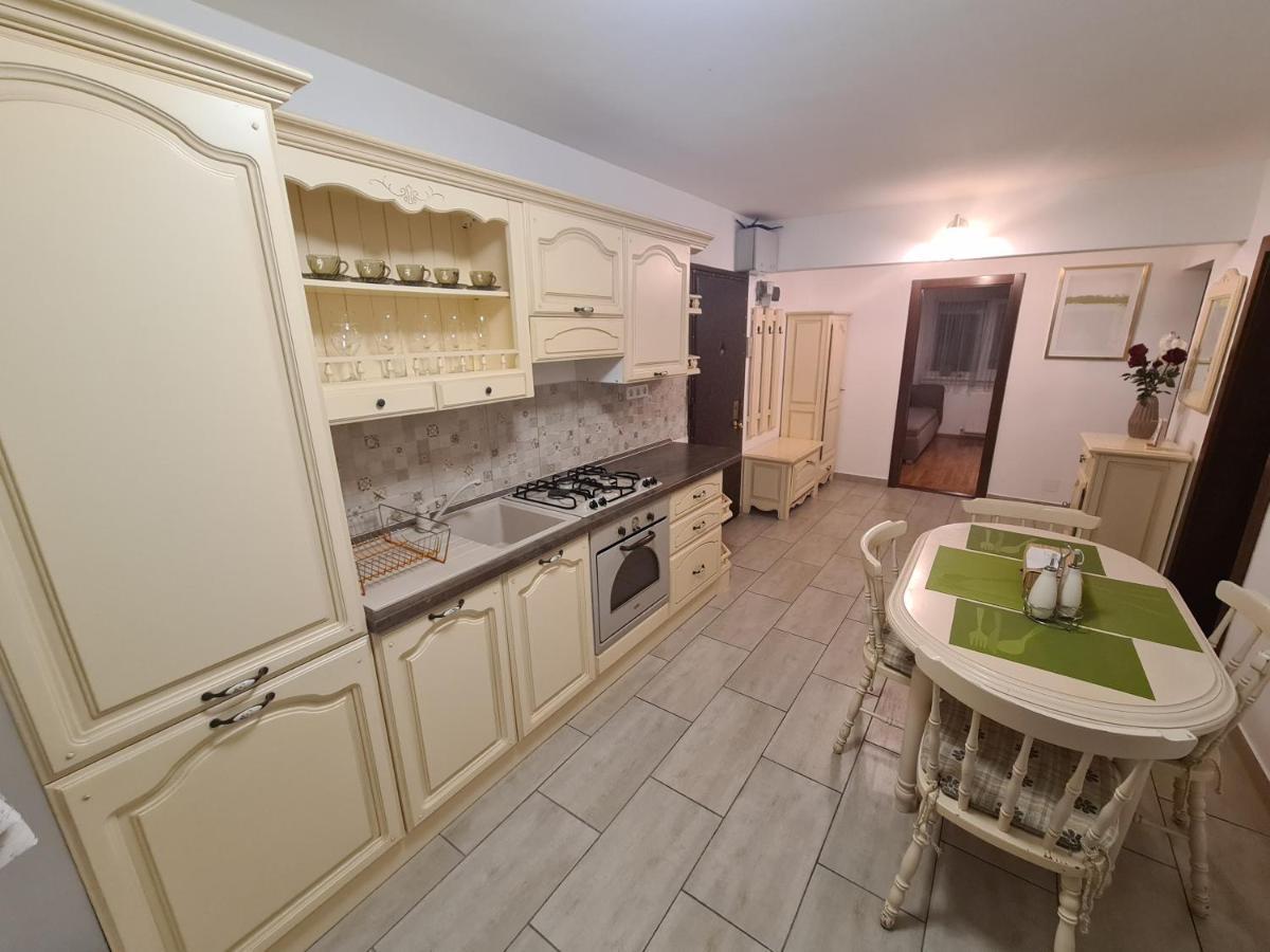 Clasic Apartment Nufarul Oradea Exteriör bild